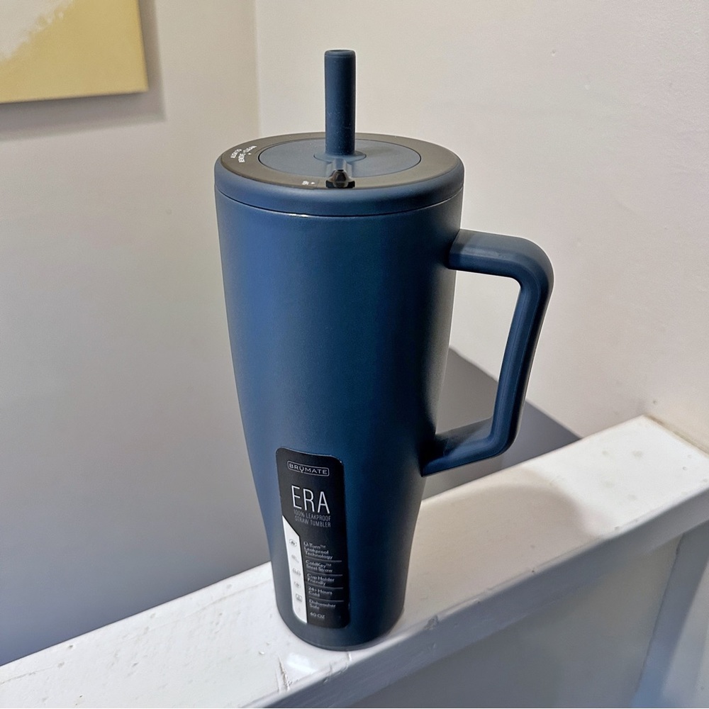 NWT: Brumate “Era” tumbler, 40 oz in “Nightfall Blue”